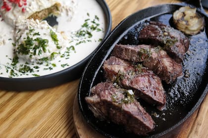 Las comidas pesadas deben evitarse en las horas previas al descanso (Foto de carácter ilustrativo: PIXABAY)