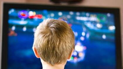 Las computadoras son buenas herramientas para aprender, pero muchos niños solo las usan para jugar