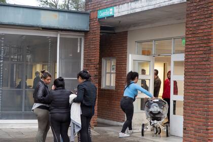 Las consultas médicas crecen en los hospitales pediátricos, como en el de San Justo, en La Matanza