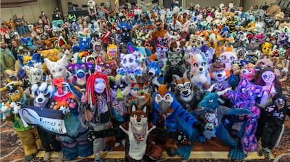 Las convenciones de furries surgieron en la década del 80 y actualmente son multitudinarias