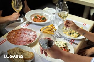 Cómo son las copas que usan los restaurantes top y por qué cambian la experiencia de beber