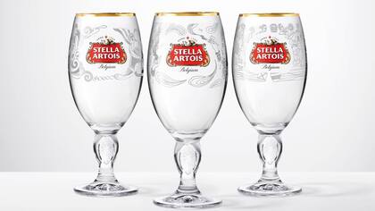 Las copas fueron realizadas por artistas de Brasil, Camboya y Uganda, países con severos inconvenientes de acceso al agua potable