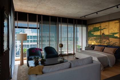 Las cortinas horizontales de aluminio del Loft 916 permiten regular las visuales y la intensidad de la luz. 