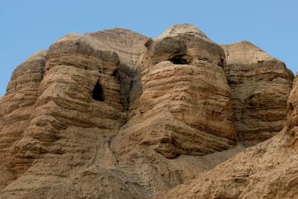 Las cuevas de Qumran, cerca del Mar Muerto, donde se encontraron los pergaminos