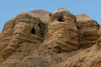 Las cuevas de Qumran, cerca del Mar Muerto, donde se encontraron los pergaminos