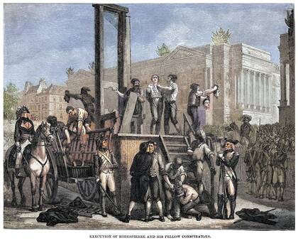 Las decapitaciones durante la revolución llegaron a tal punto que alcanzaron al mismo impulsor del terror, Maximiliano Robespierre
