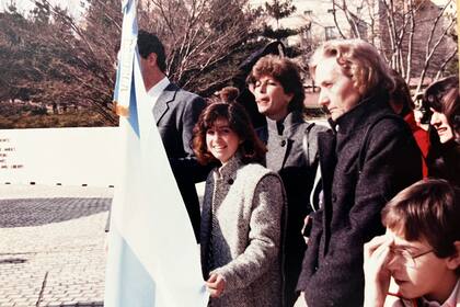 "Las diferencias culturales, como la informalidad, los horarios flexibles y la valoración de la vida familiar, como el asado del fin de semana, la sobremesa y los juegos de cartas eternos, eran precisamente las características que buscaba y que ahora forman parte integral de quién soy".