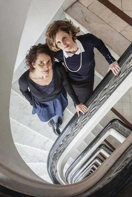 Las diseñadoras Valeria Dulitzky y Julieta Ulanovsky.