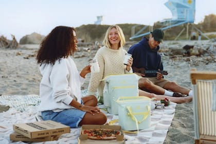 Las diversas versiones del vaso Stanley Quencher han catapultado los ingresos de Stanley entre 2019 y 2023. Canva