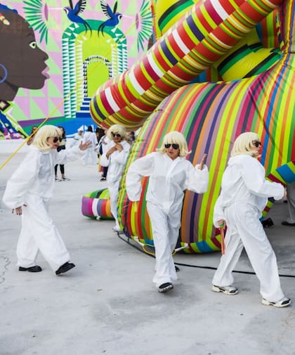 Las dobles de Marta Minujín en el Miami Design Distric