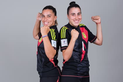Las dos arqueras del futsal femenino, Silvina Espinazo y Trinidad D'Andrea