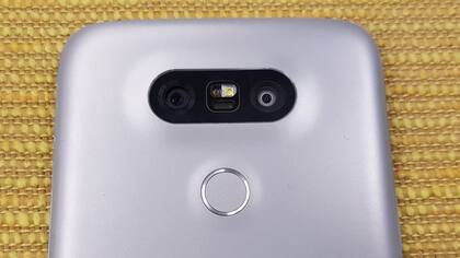La doble cámara trasera del LG G5; el V20 tiene la misma configuración