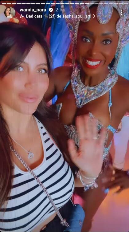 Las dos hermanas Nara se animaron a sumarse al corso