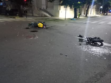 Las dos motocicletas siniestradas. Una se partió