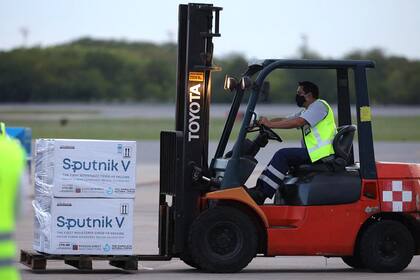 Las dosis de Sputnik V fueron las primeras en ser aplicadas en la Argentina y las recibieron trabajadores de la salud