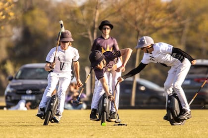 Las e wheels cuestan entre 800 y 2000 dólares, pero no requieren mayor mantenimiento; los mejores jugadores son los chicos.