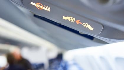 "Los pasajeros que resultaron más comprometidos y que son los que debieron ser trasladados no tenían puesto el cinturón de seguridad al momento de la turbulencia”, informó Aerolíneas Argentinas