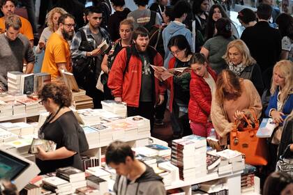 Las editoriales están a la expectativa de las decisiones de la Fundación El Libro, organizadora de la feria, que al momento mantiene su fecha de apertura el 30 de abril