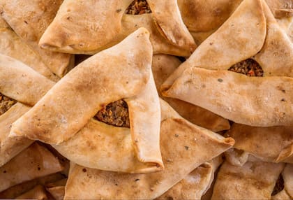Las empanadas árabes o Fatay son uno de los antecedentes históricos de las empanadas