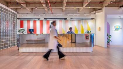 Las empresas tenían un problema: sus empleados no querían volver a las oficinas; y WeWork les brindó soluciones