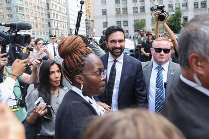 Las encuestas de julio y agosto muestran a Mamdani con ventajas entre tres y 28 puntos