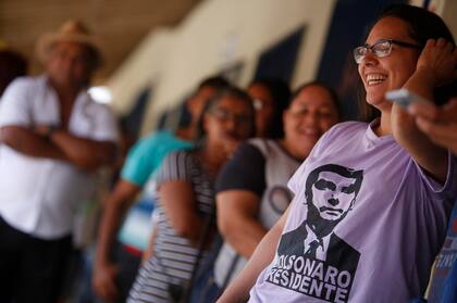 Las encuestas estiman que habrá ballotage entre el ultraderechista Bolsonaro y el izquierdista Haddad