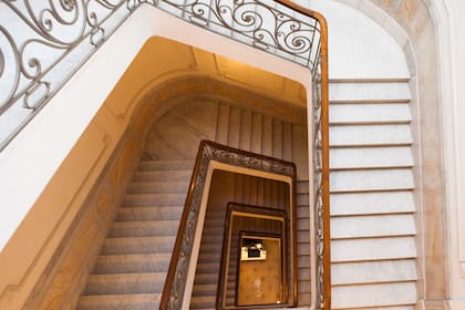 Las escaleras internas del Savoy son toda una obra de arte.