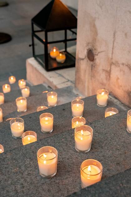 Las escalinatas ambientadas con velas