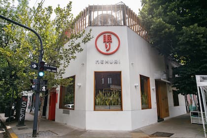 Las esquinas barriales compiten hoy con las avenidas comerciales