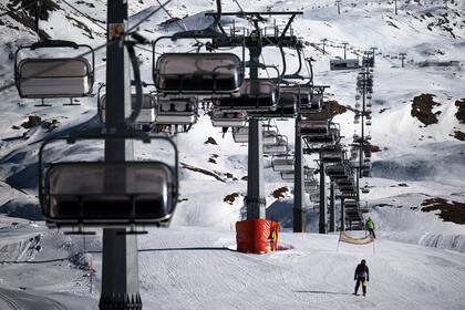 Las estaciones de esquí de Italia parecen ciudades fantasma cuando se perdieron las esperanzas de reabrir antes del 7 de enero