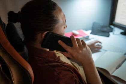 Las estafas telefónicas tuvieron un aumento abrupto durante los últimos meses en Estados Unidos (Freepik)