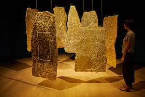 Olga de Amaral transforma el Malba en un laberinto universal