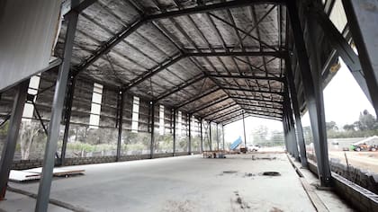 Las estructuras de la planta de reciclado ya están montándose en el nuevo predio del Centro Ambiental