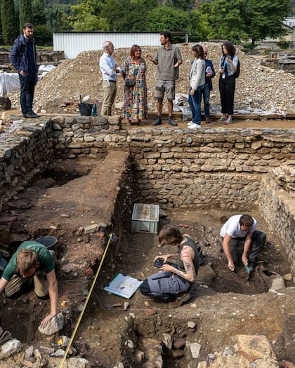 Las estructuras están en la ribera derecha del río Ródan