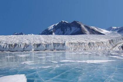 Las expediciones perforaron con éxito dos pequeños lagos subglaciales en el borde de la capa de hielo