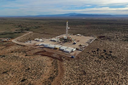 Las exportaciones de combustibles y energía crecieron 86% interanual en abril y alcanzaron un nuevo récord histórico, pero el shock de precios también encareció los subsidios que el Gobierno debió absorber para contener las tarifas