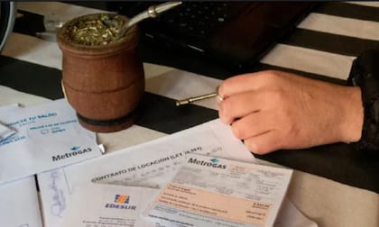 Las facturas de gas tendrán un aumento promedio del 2,81% en el país, mientras que la boleta de electricidad en el Área Metropolitana de Buenos Aires ajustará un 1,5%.