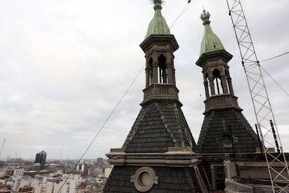 Las famosas dos cúpulas del Otto Wulff, en pleno barrio de Monserrat.