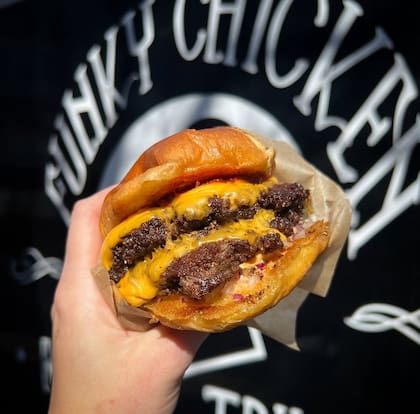 Las famosas hamburguesas de Funky Chicken Foodtruck, que se encuentra en Estocolmo