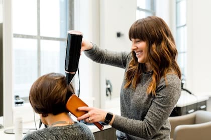 Las fechas para cortarse el pelo en agosto, según el calendario lunar