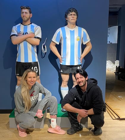 Las figuras de Messi y Maradona
