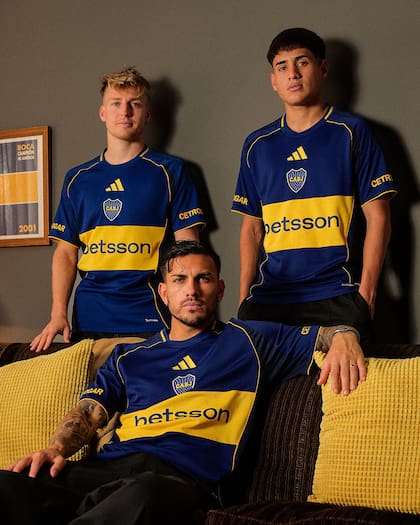 Las figuras más representativas de Boca posaron con la nueva casaca