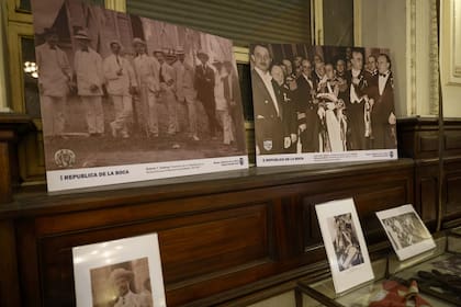 Las fotografías de arriba exhiben a las autoridades de la Primera República de La Boca (izquierda) y de la Segunda República (derecha)