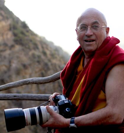 Las fotografías de Matthieu Ricard de los maestros espirituales, del paisaje y de la gente del Himalaya han sido publicadas en numerosos libros y revistas