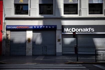 Muchos bares y restaurantes cerraron sus puertas por la cuarentena dispuesta por el gobierno nacional