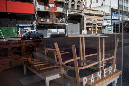 Muchos bares y restaurantes cerraron sus puertas por la cuarentena dispuesta por el gobierno nacional