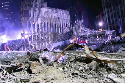 La colección incluye imágenes de la Zona Cero tomadas tanto desde la superficie como desde arriba