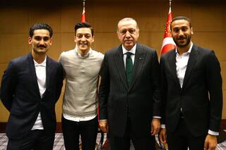 La historia de la foto que llevó a la renuncia de Özil a la selección alemana