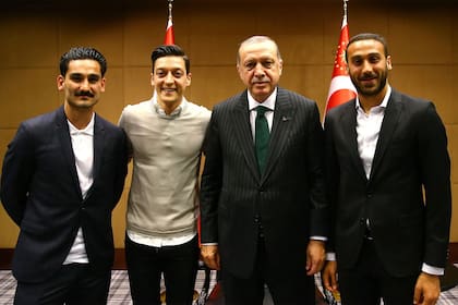 La foto de Ozil con el presidente de Turquía