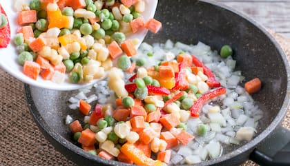 ¿Las frutas y verduras congeladas pierden sus nutrientes y son menos saludables?